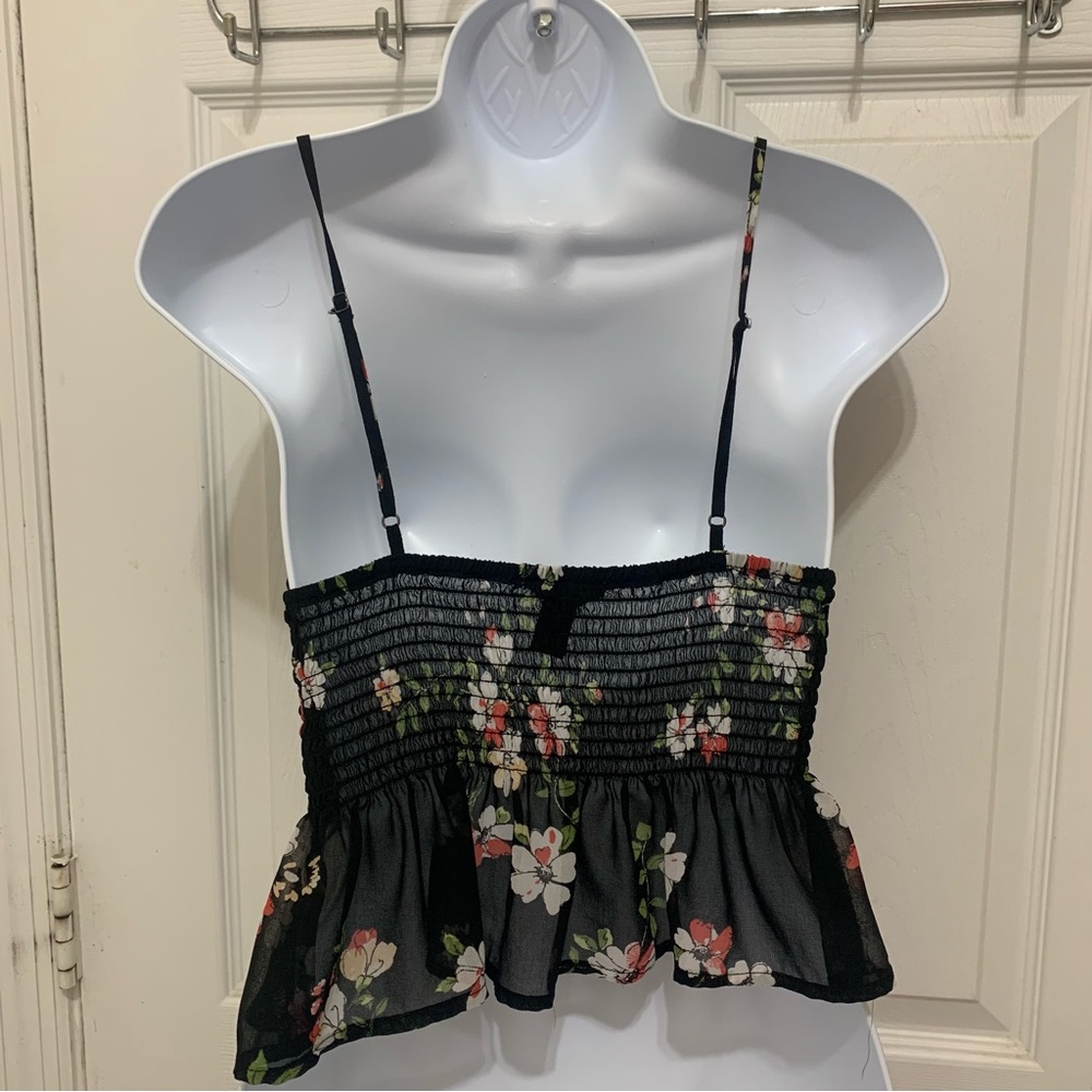 Floral top - Picture 2 of 3